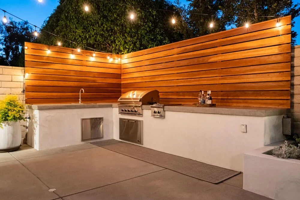 Embrace the Outdoors: Elevate Your Living Space with a Custom Outdoor Kitchen